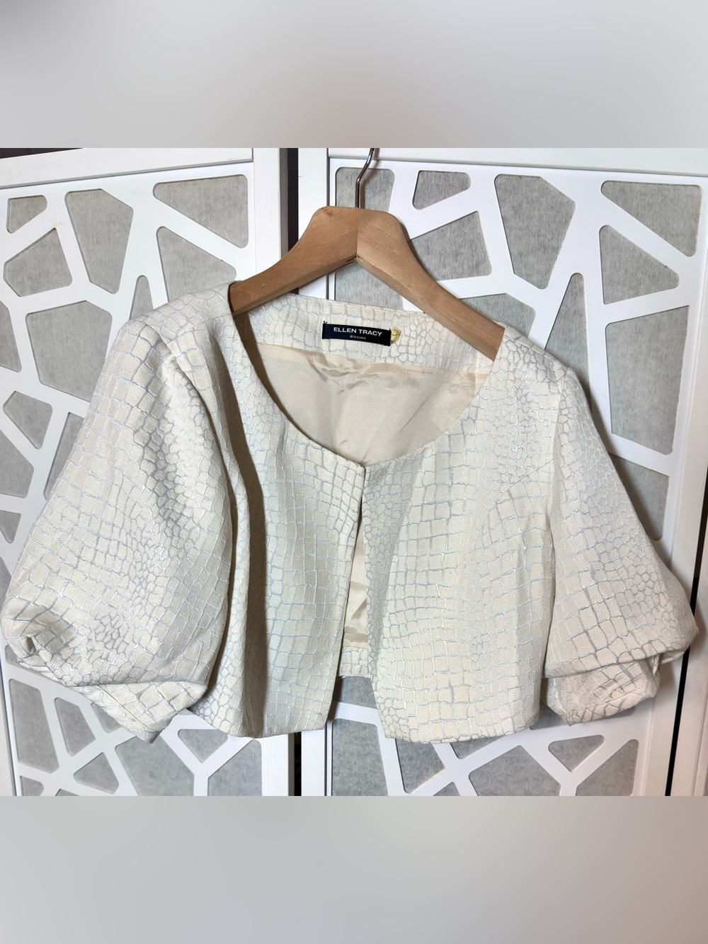 Ellen Tracy Size 14 Ivory Silver Jacquard Cropped Jacket Puff Sleeve